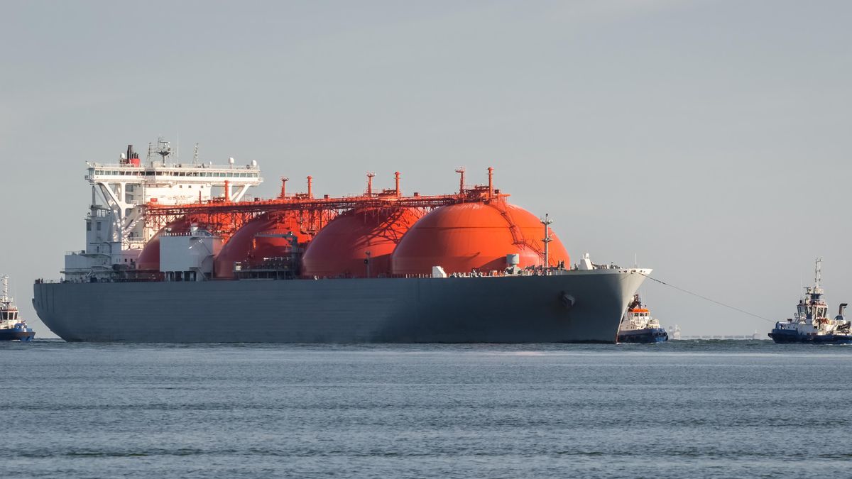 Katar do odvolání nepošle své tankery s LNG přes Rudé moře